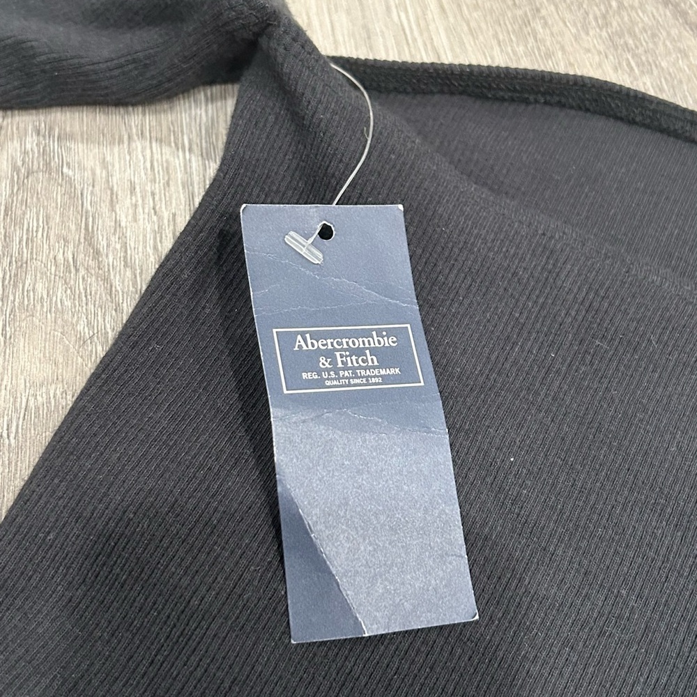 Abercrombie & Fitch Black Crop Top - Picture 3 of 5